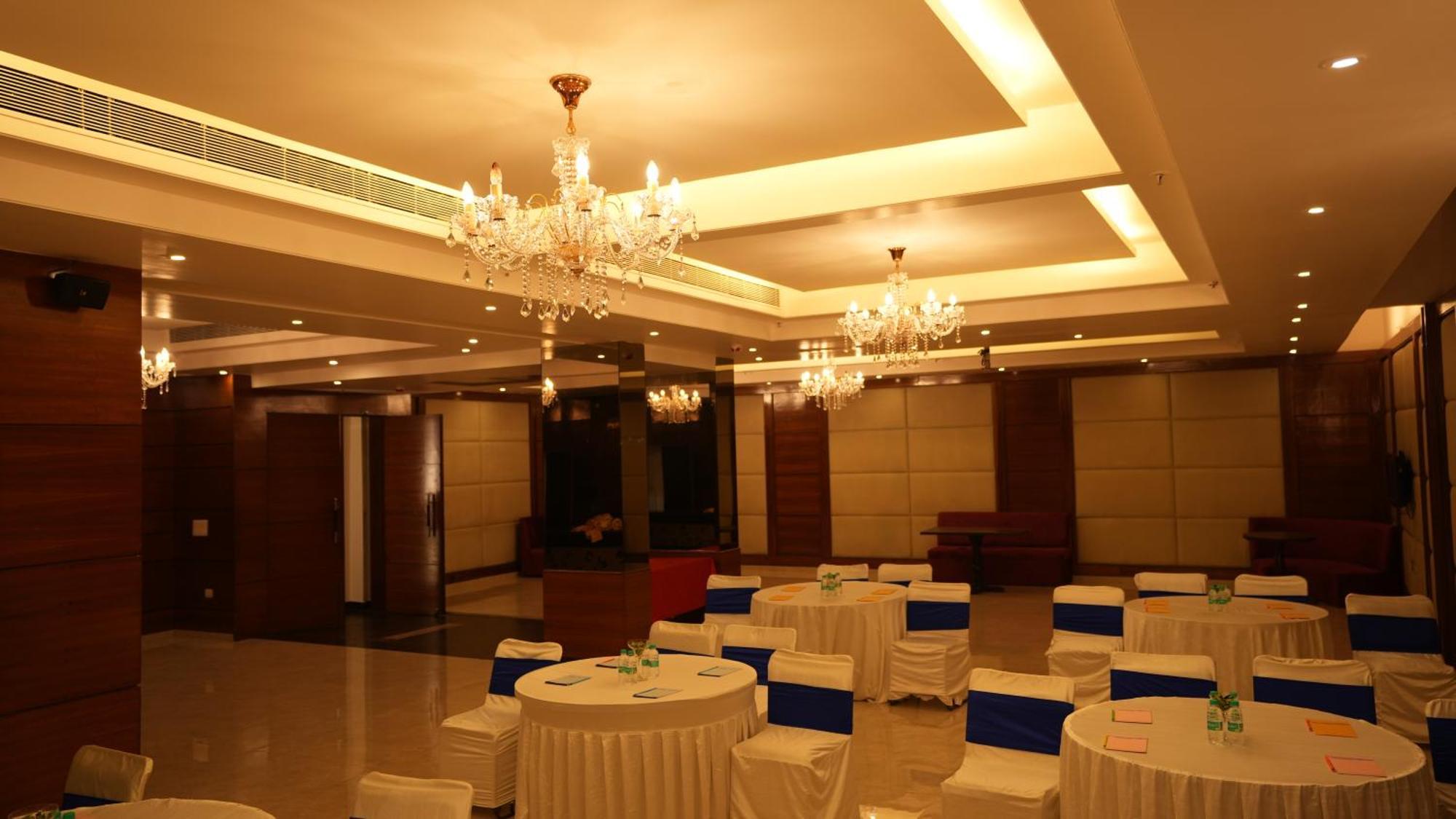 Hotel Africa Avenue - Greater Kailash 1 Нью-Дели Экстерьер фото